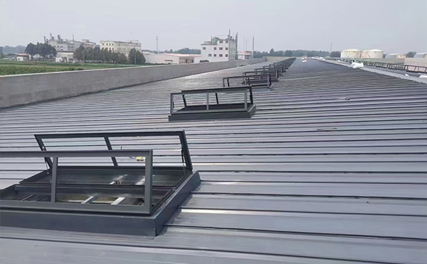 某中学室内体育馆肃北排烟窗改造项目