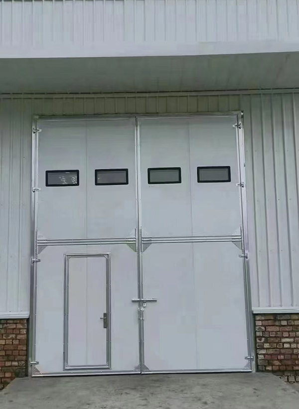 肃北工业门在设备装配车间出入口的实施记录